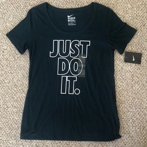 Nike women’s shirt